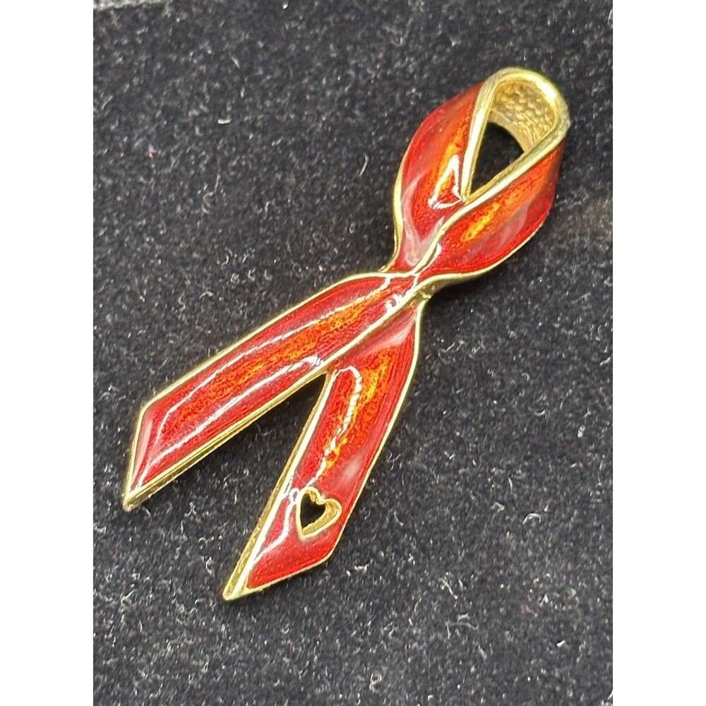 Vintage 1992 GIGI Ribbon Brooch Pin Red Enamel Gold Tone Heart Awareness 2.5 in.